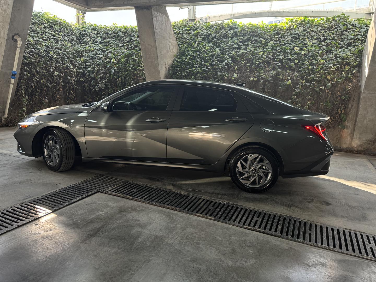Hyundai Elantra 2027 — photo 2