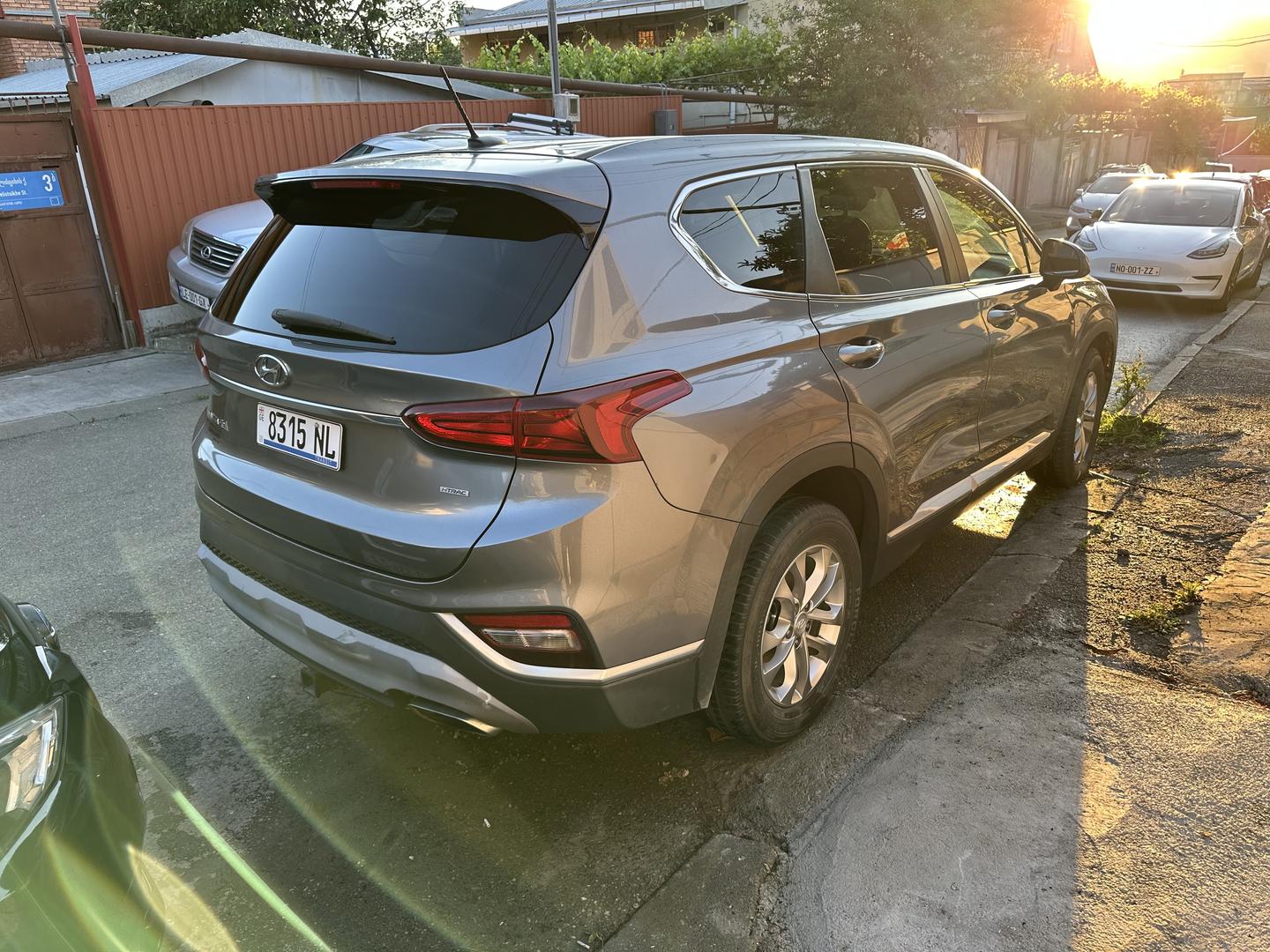 Hyundai Santa Fe 2019 — photo 2