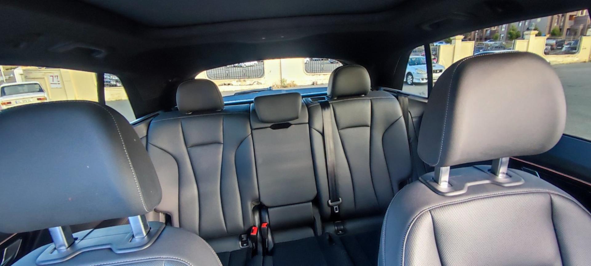 Audi Q8 2023 — photo 2