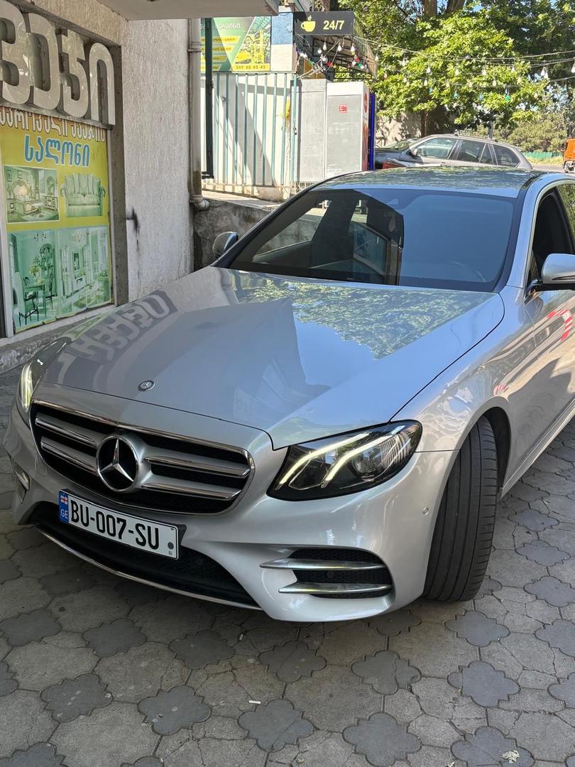 Mercedes-Benz E 200