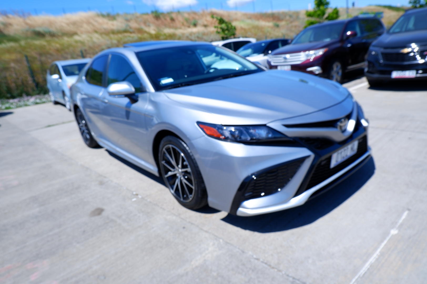 Toyota Camry 2020 — photo 2