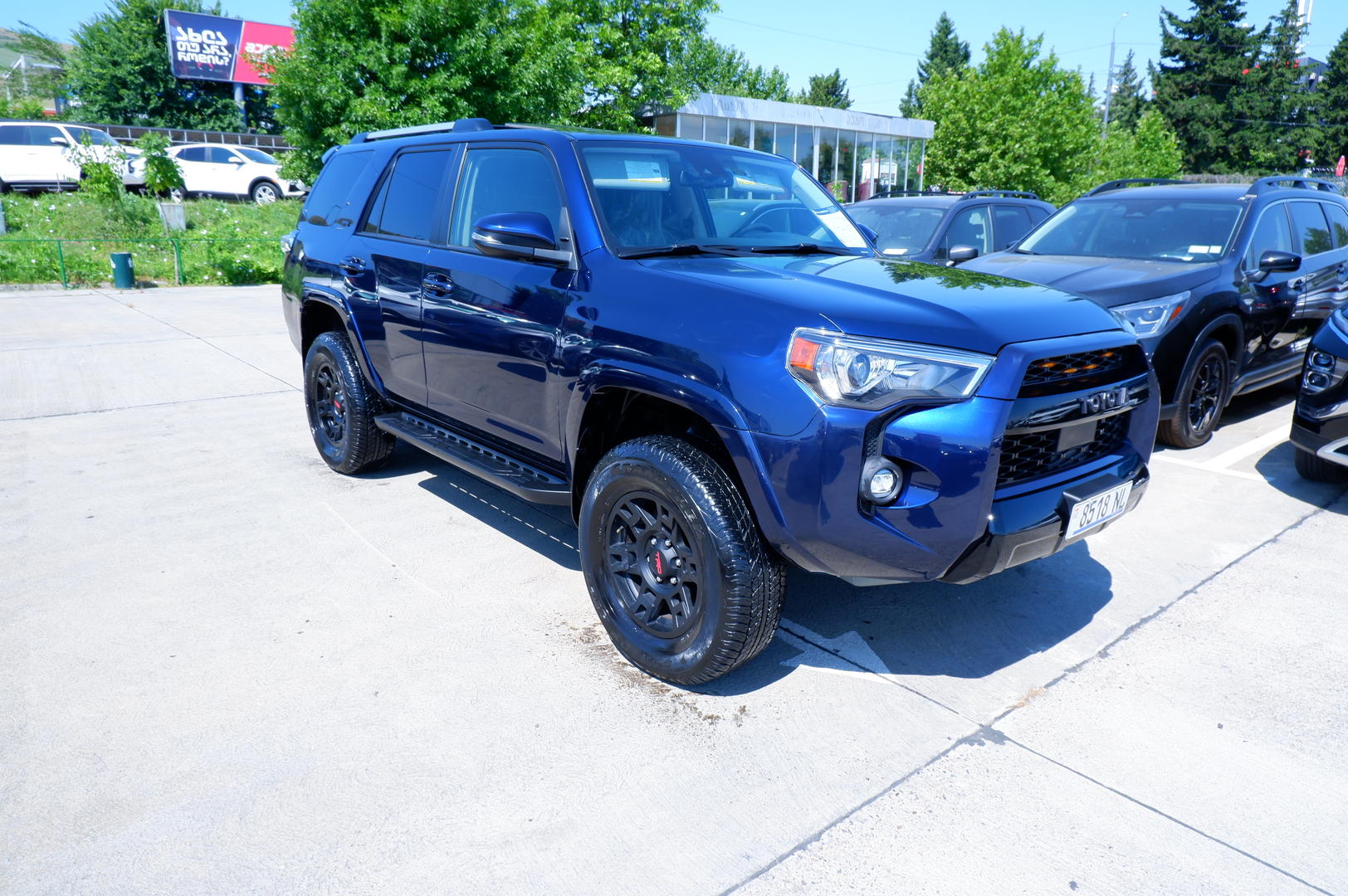 Toyota 4Runner 2023 — photo 2