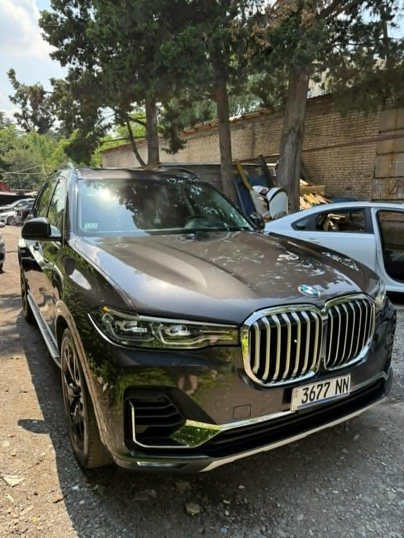 BMW X7 2020 — photo 2