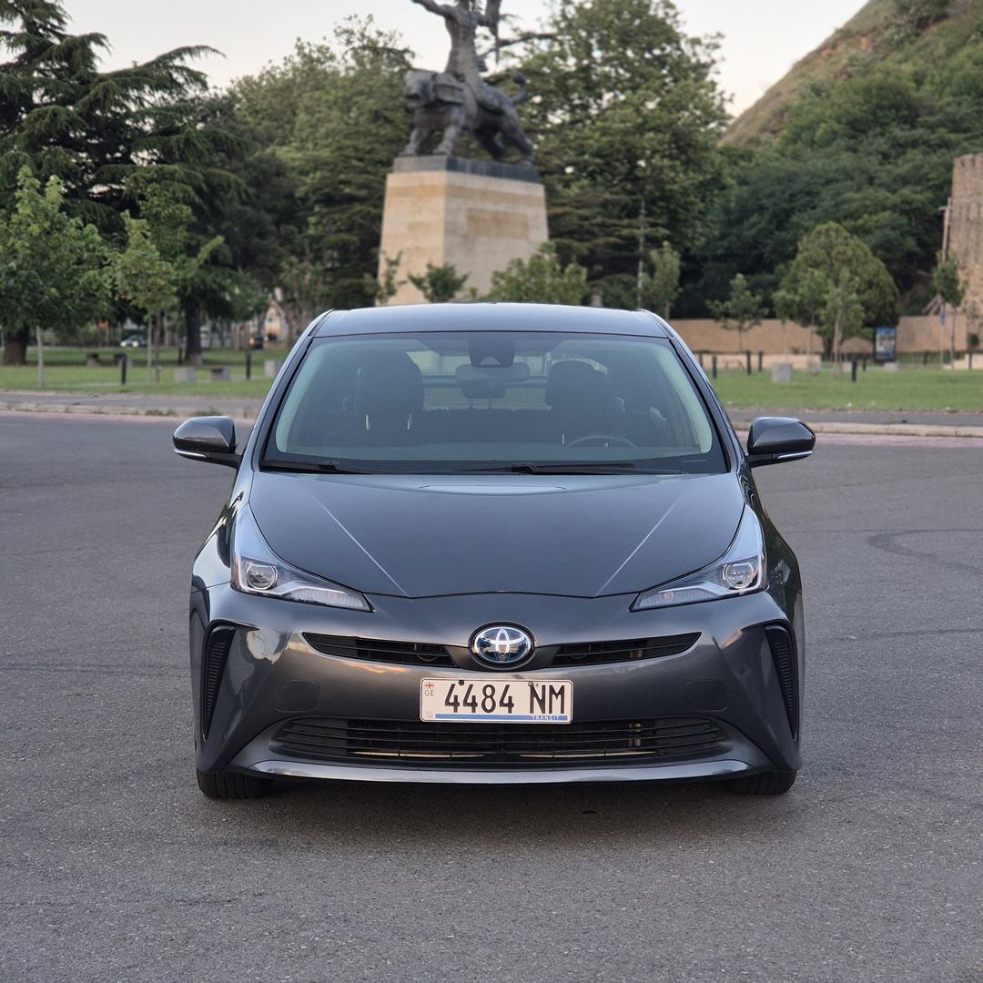Toyota Prius 2022 — photo 2