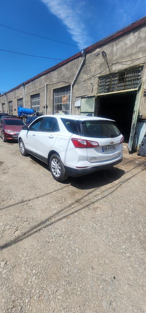 Chevrolet Equinox 2021 — photo 2