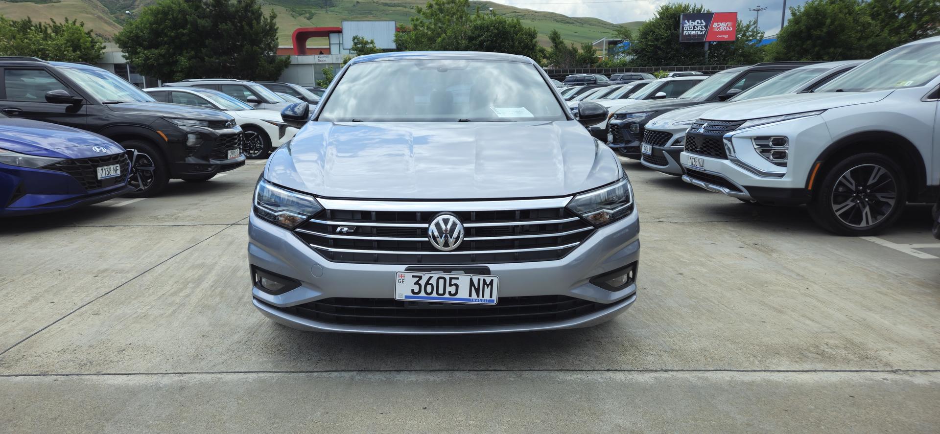 Volkswagen Jetta 2021 — photo 2