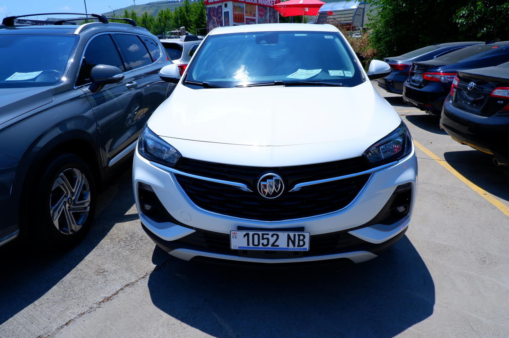 Buick Encore 2021 — photo 2