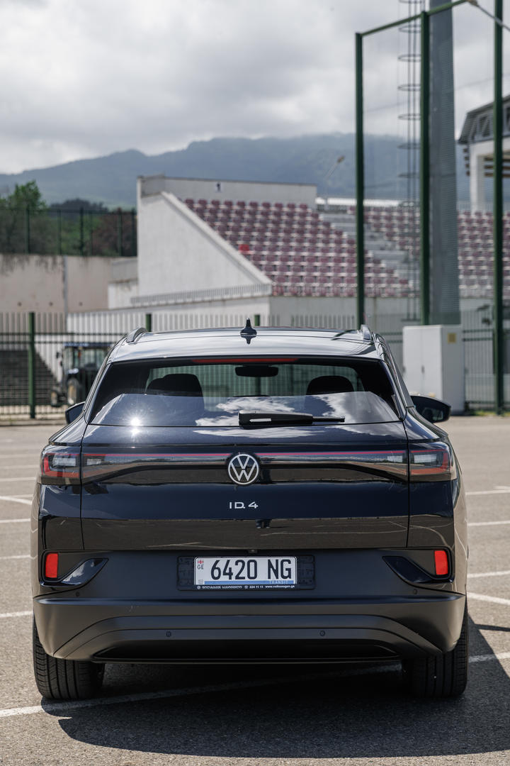 Volkswagen ID.4 Pro 2023 — photo 2
