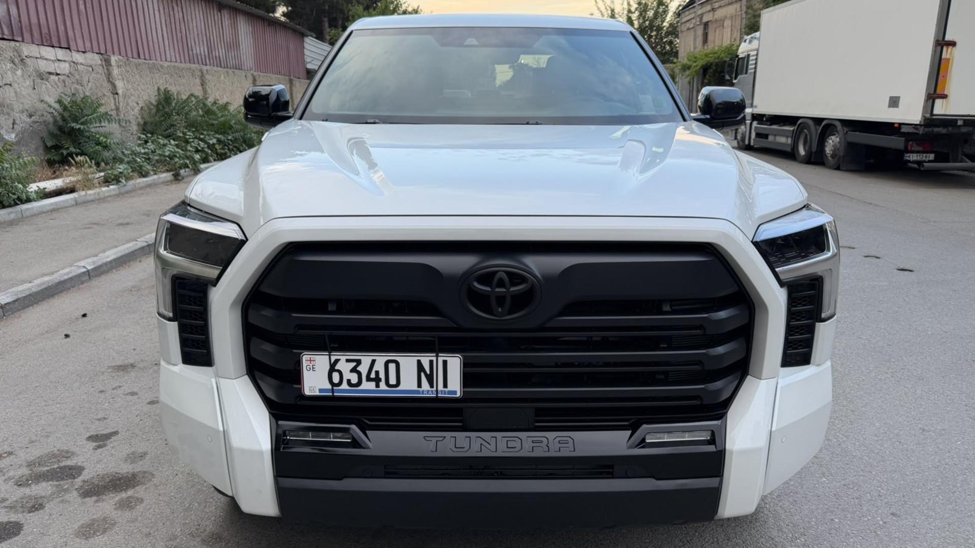 Toyota Tundra 2024 — photo 2