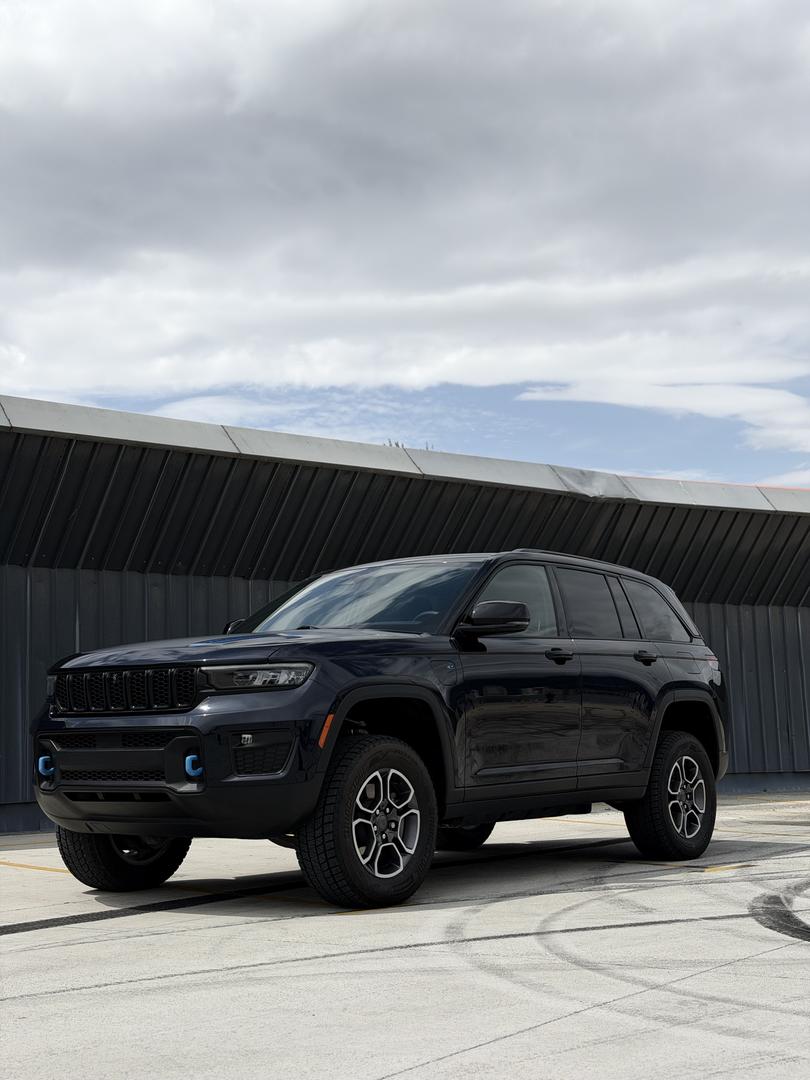 Jeep Grand Cherokee 2022 — photo 2