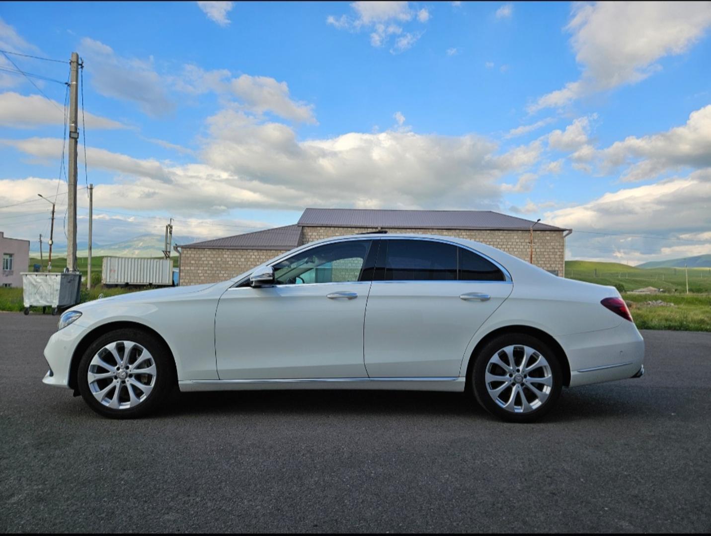 Mercedes-Benz E 220 2016 — photo 2