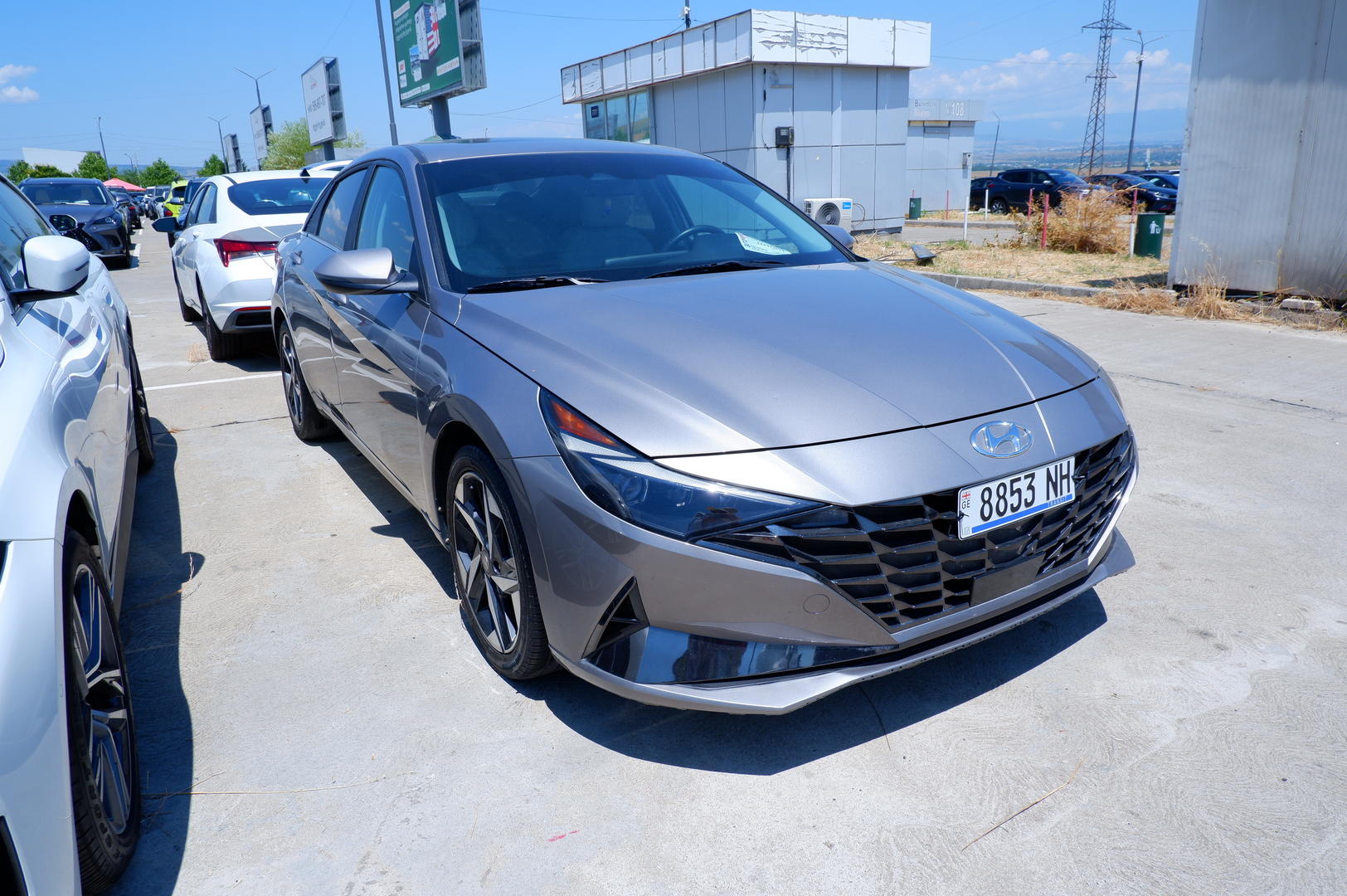 Hyundai Elantra 2022 — photo 2