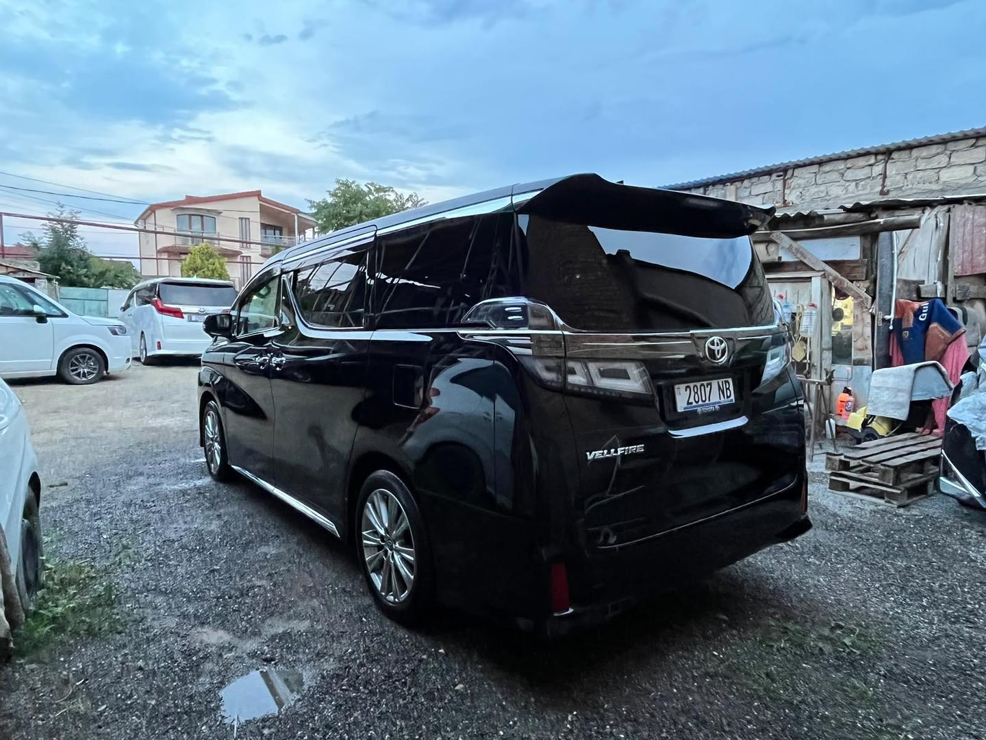 Toyota Vellfire 2022 — photo 2