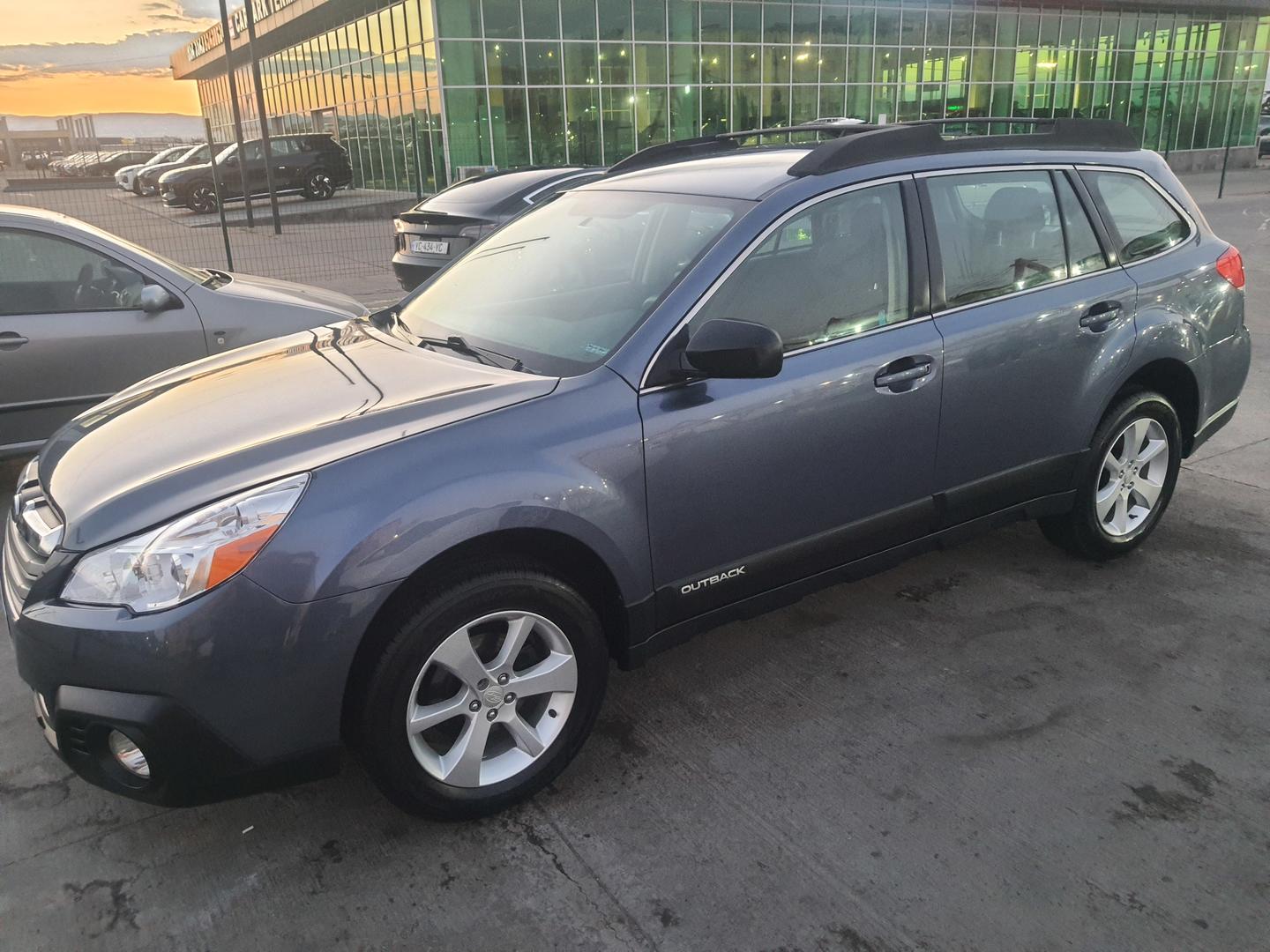 Subaru Outback 2013 — photo 2