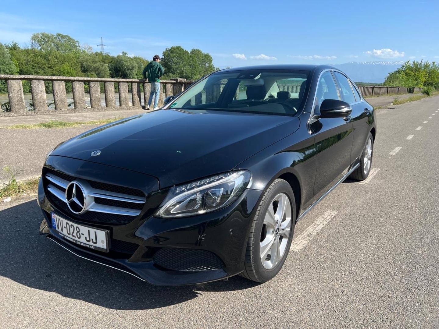Mercedes-Benz C 180 2017 — photo 2