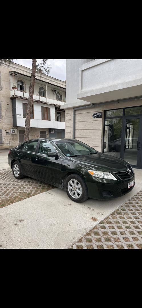 Toyota Camry 2010 — photo 2