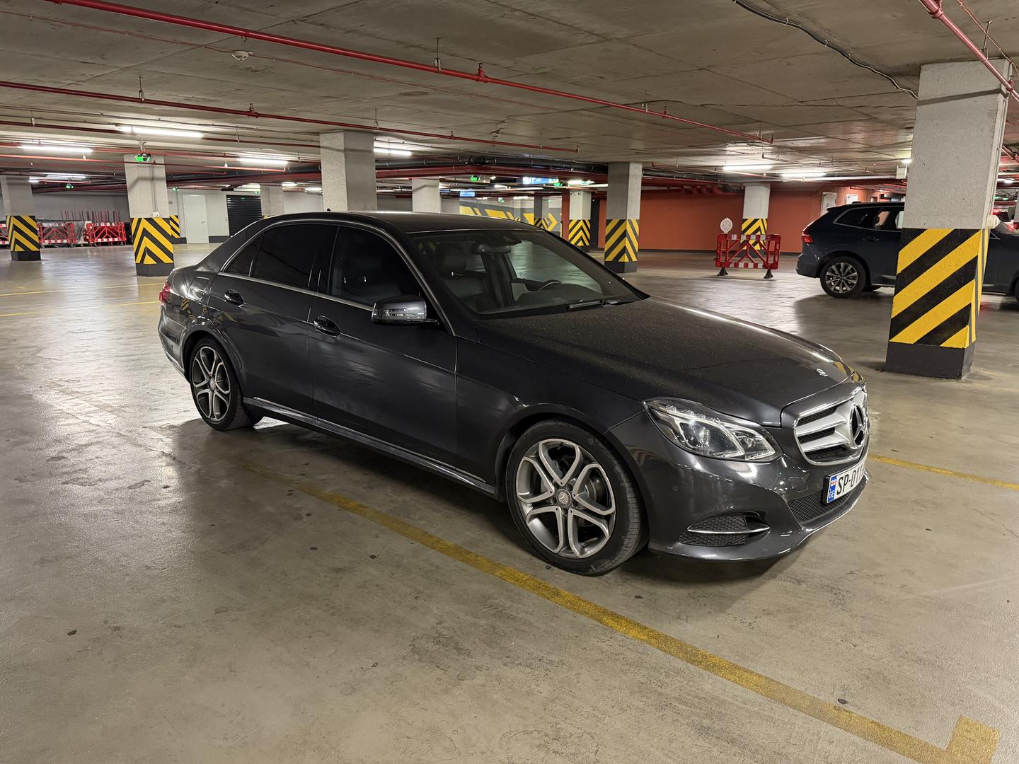 Mercedes-Benz E 220 2014 — photo 2