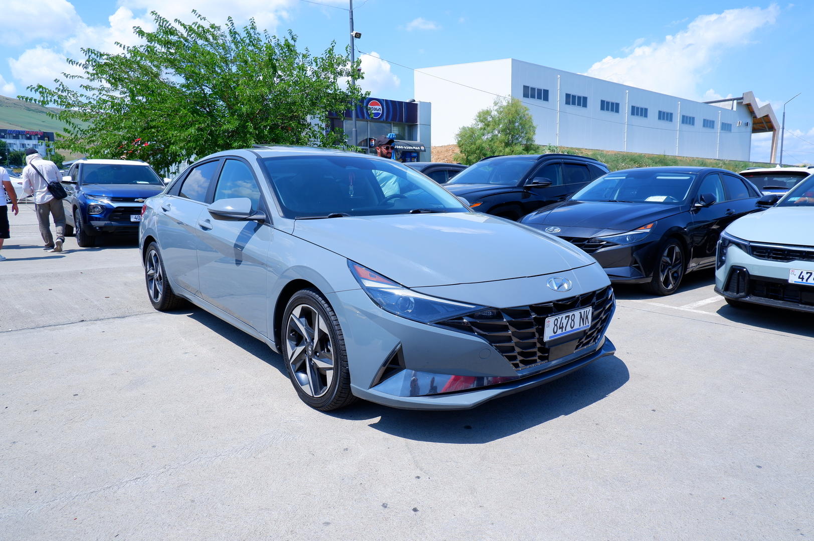 Hyundai Elantra 2022 — photo 2
