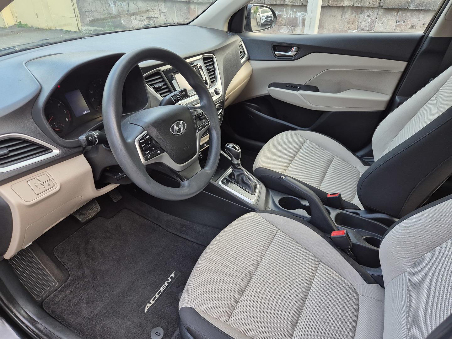 Hyundai Accent 2022 — photo 2