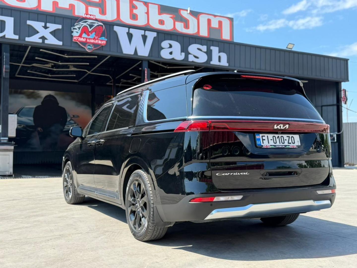 Kia Carnival 2021 — photo 2