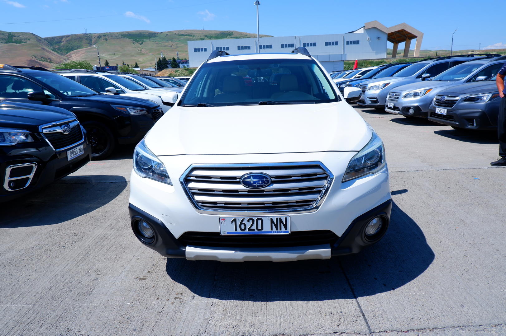 Subaru Outback 2015 — photo 2