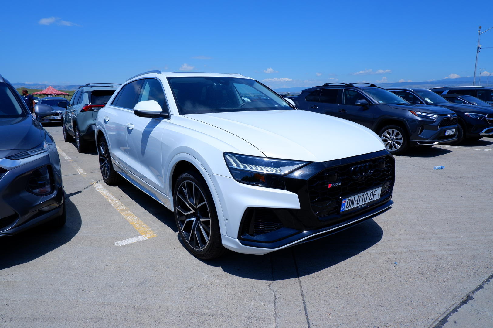 Audi Q8 2023 — photo 2
