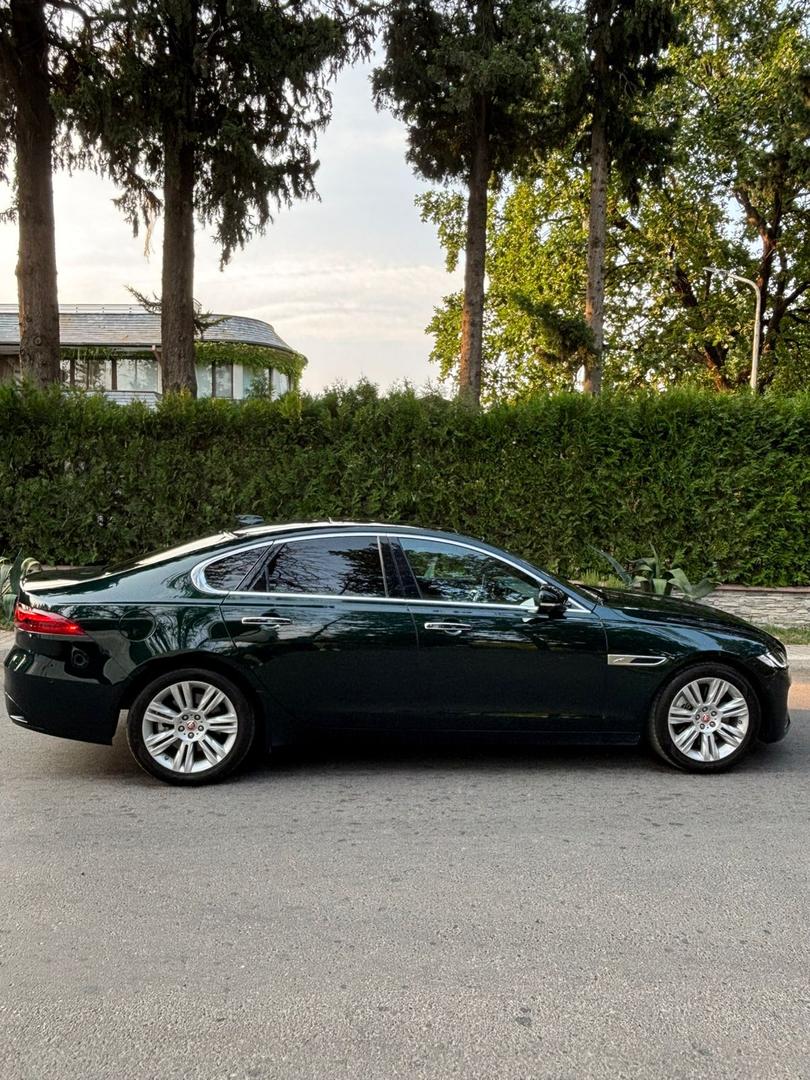 Jaguar XF 2021 — photo 2