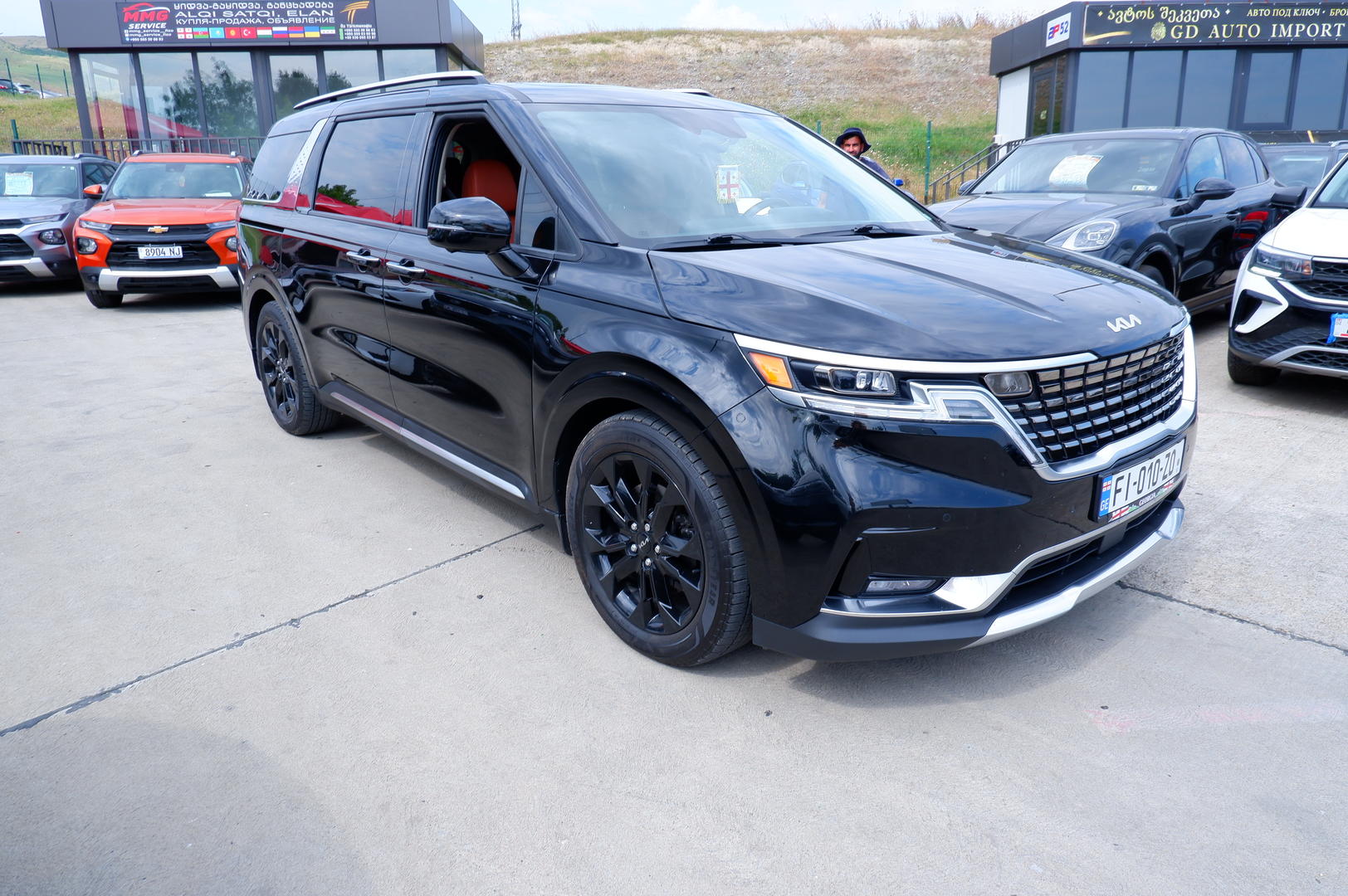 Kia Carnival 2021 — photo 2