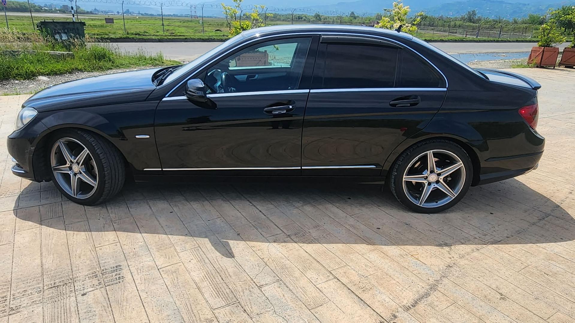 Mercedes-Benz C 220