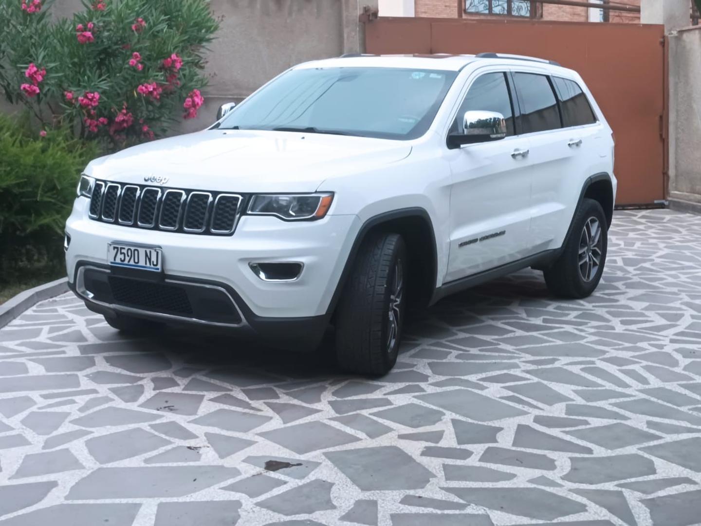 Jeep Grand Cherokee 2020 — photo 2