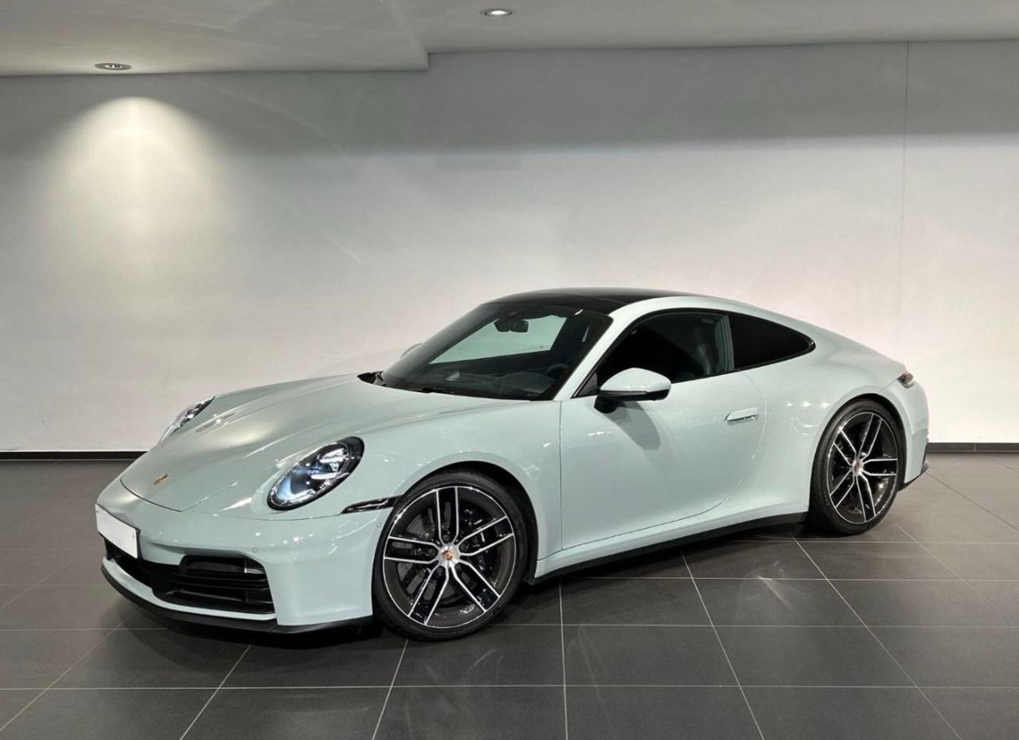 Porsche 911 2025 — photo 2