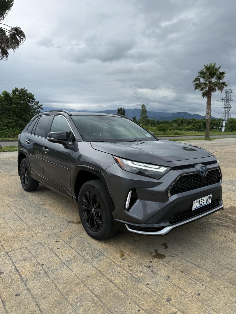 Toyota RAV4 2023 — photo 2