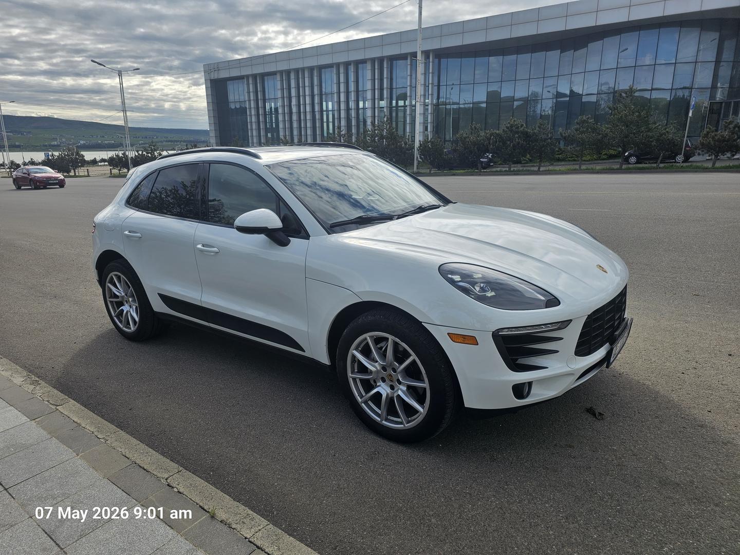 Porsche Macan 2017 — photo 2