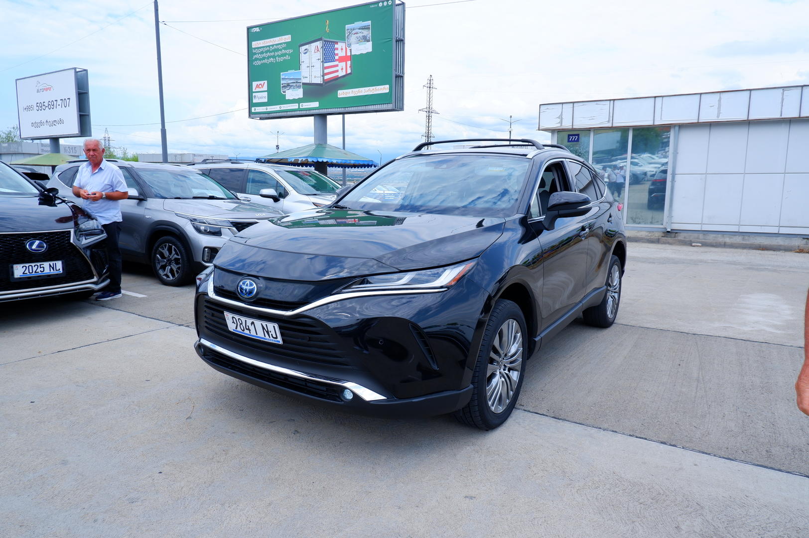 Toyota Venza 2022 — photo 2
