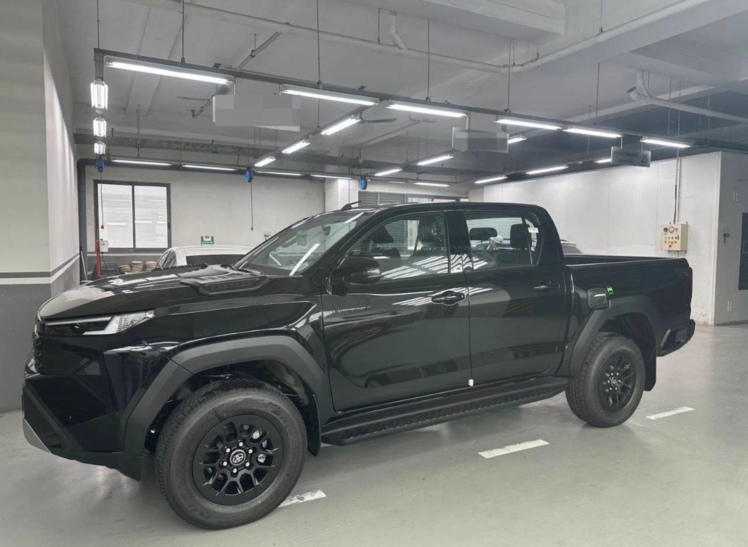 Toyota Hilux 2026 — photo 2