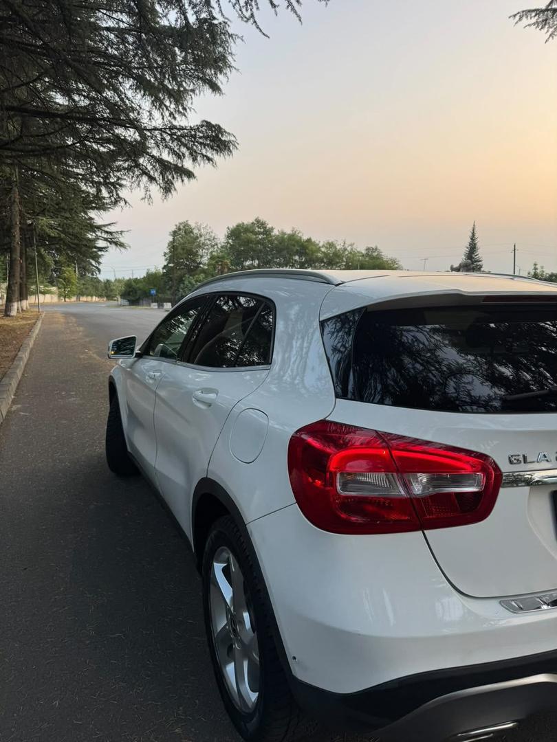 Mercedes-Benz GLA 250 2018 — photo 2