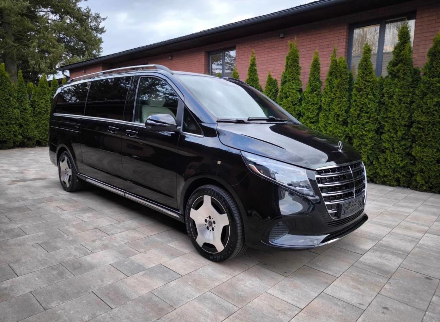 Mercedes-Benz V300 2026 — photo 2