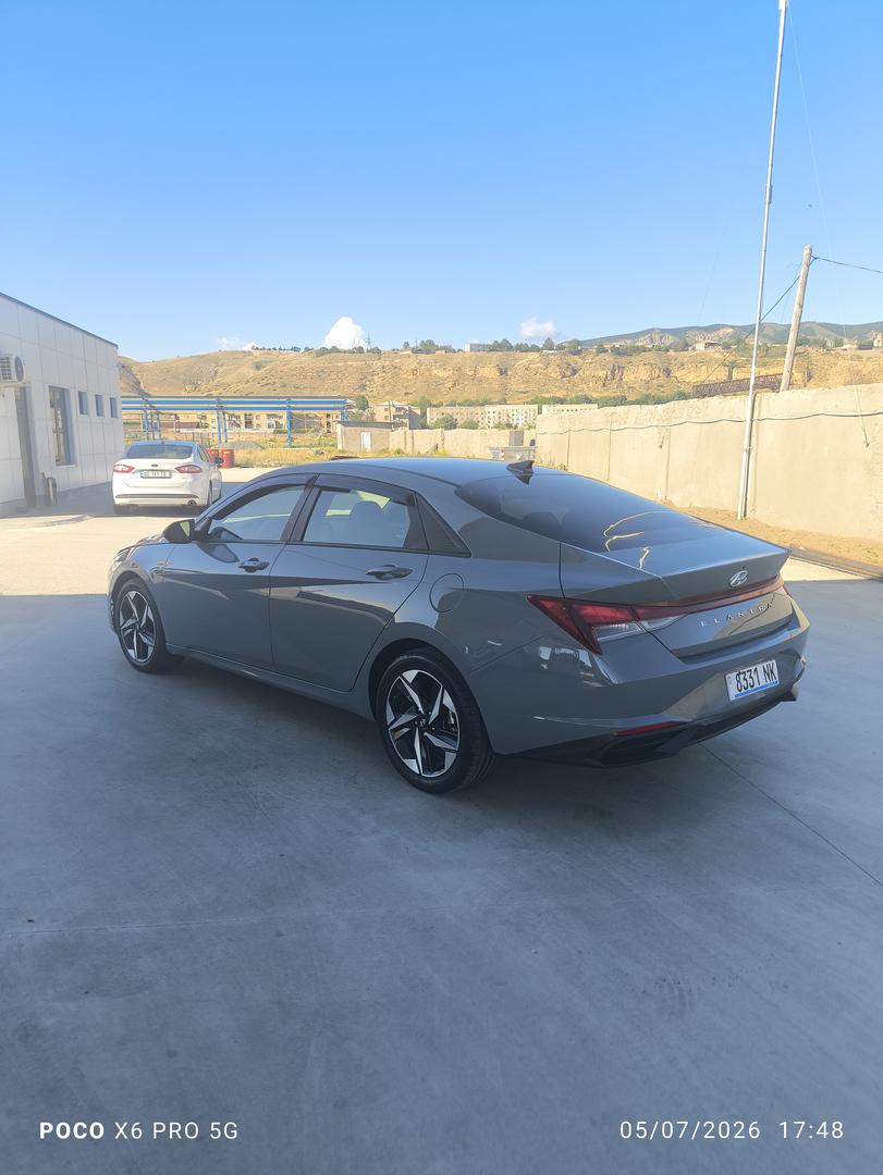 Hyundai Elantra 2022 — photo 2