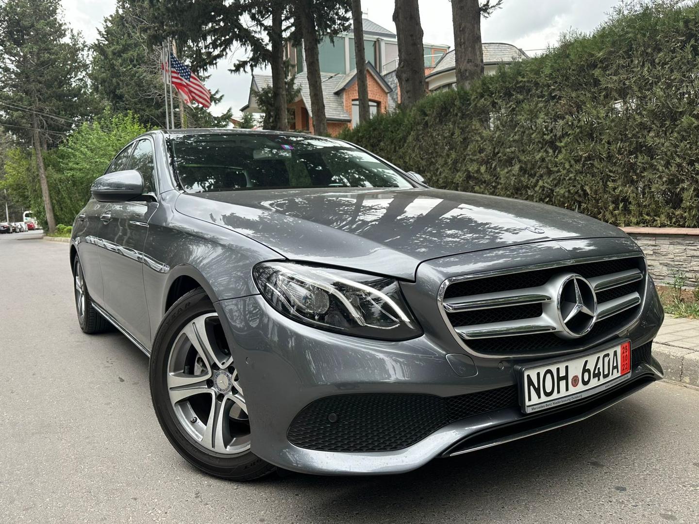 Mercedes-Benz E 220