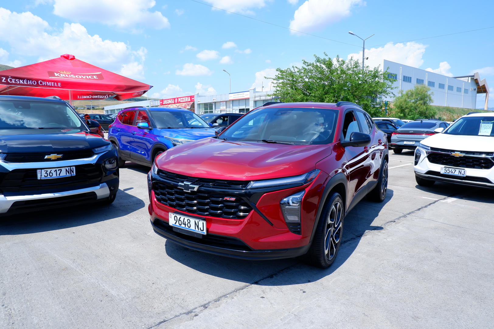 Chevrolet Trax 2023 — photo 2