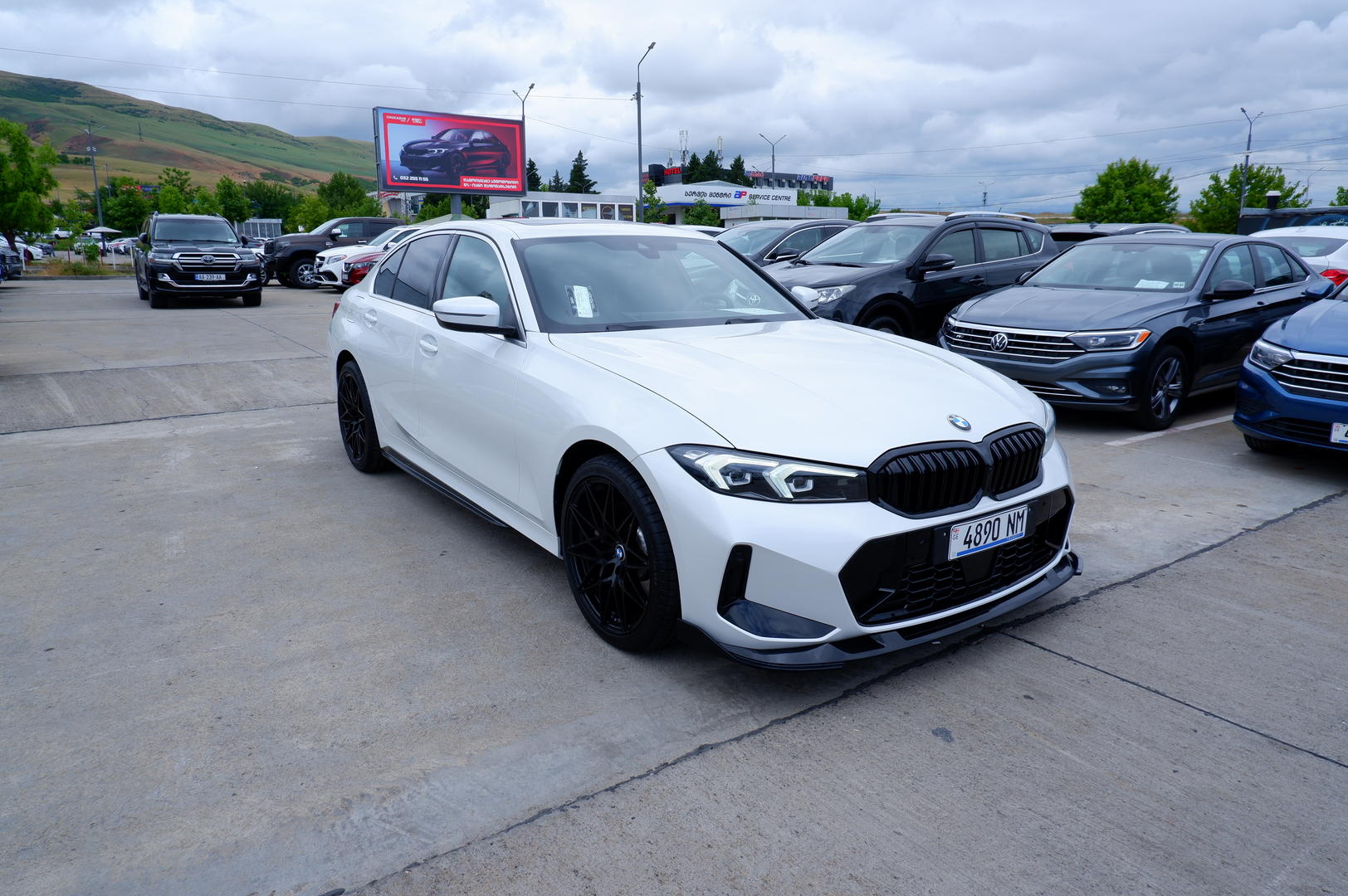 BMW 330 2025 — photo 2