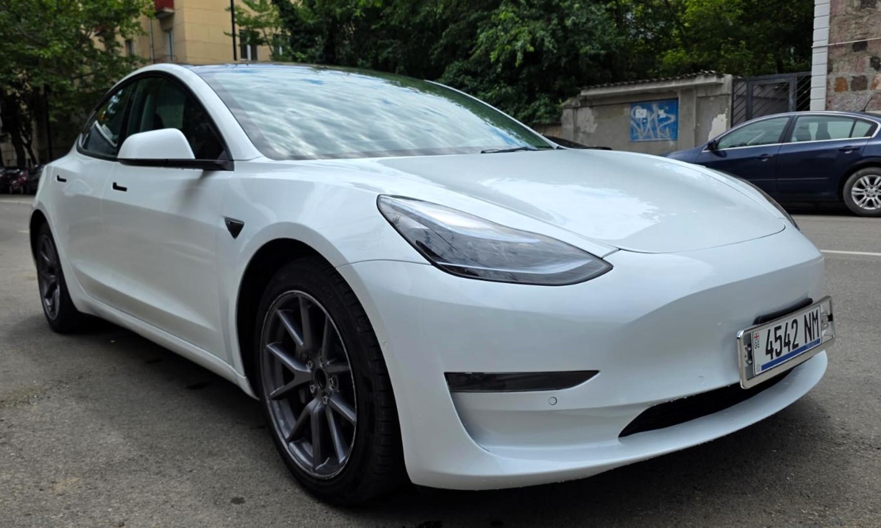 Tesla Model 3 2022 — photo 2