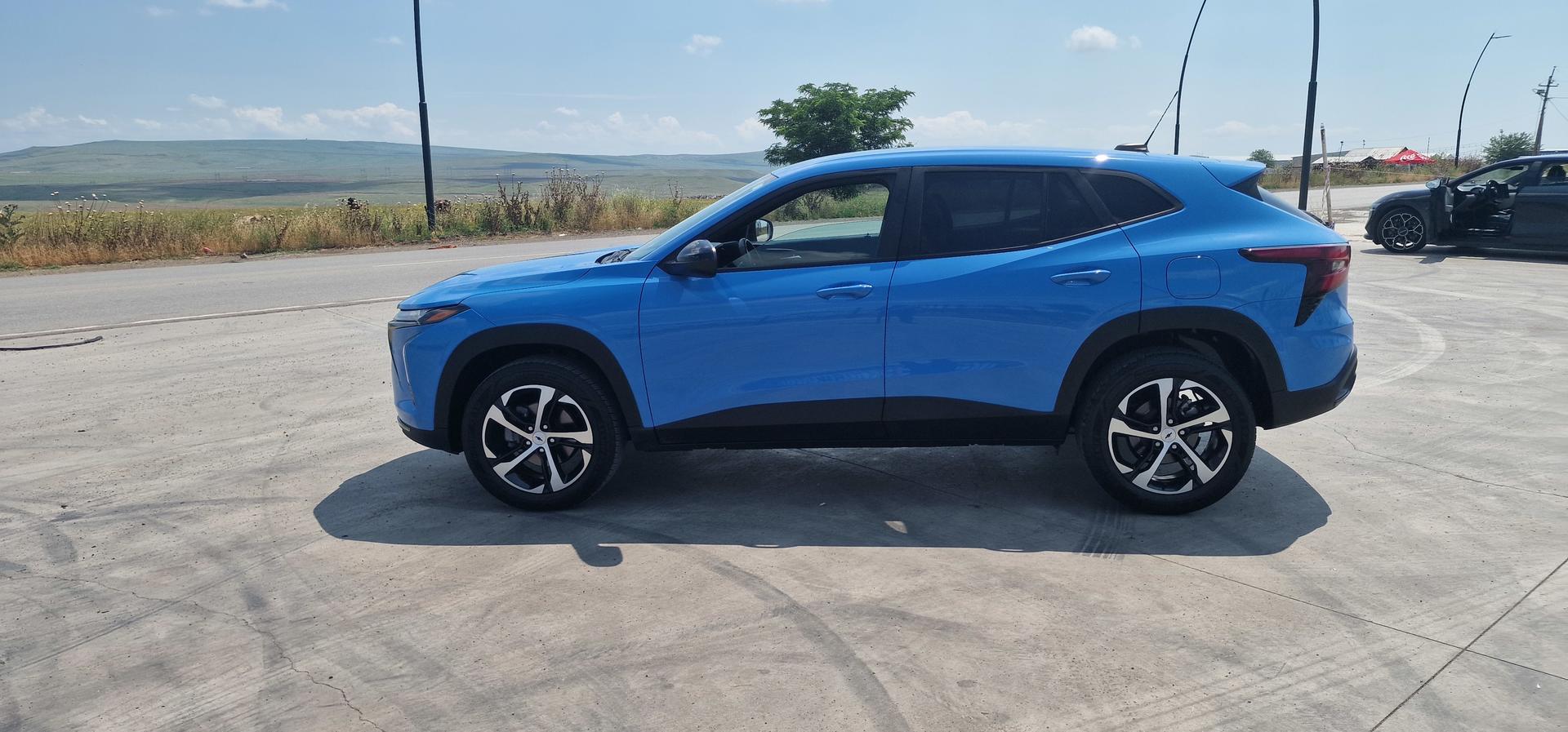 Chevrolet Trax 2023 — photo 2