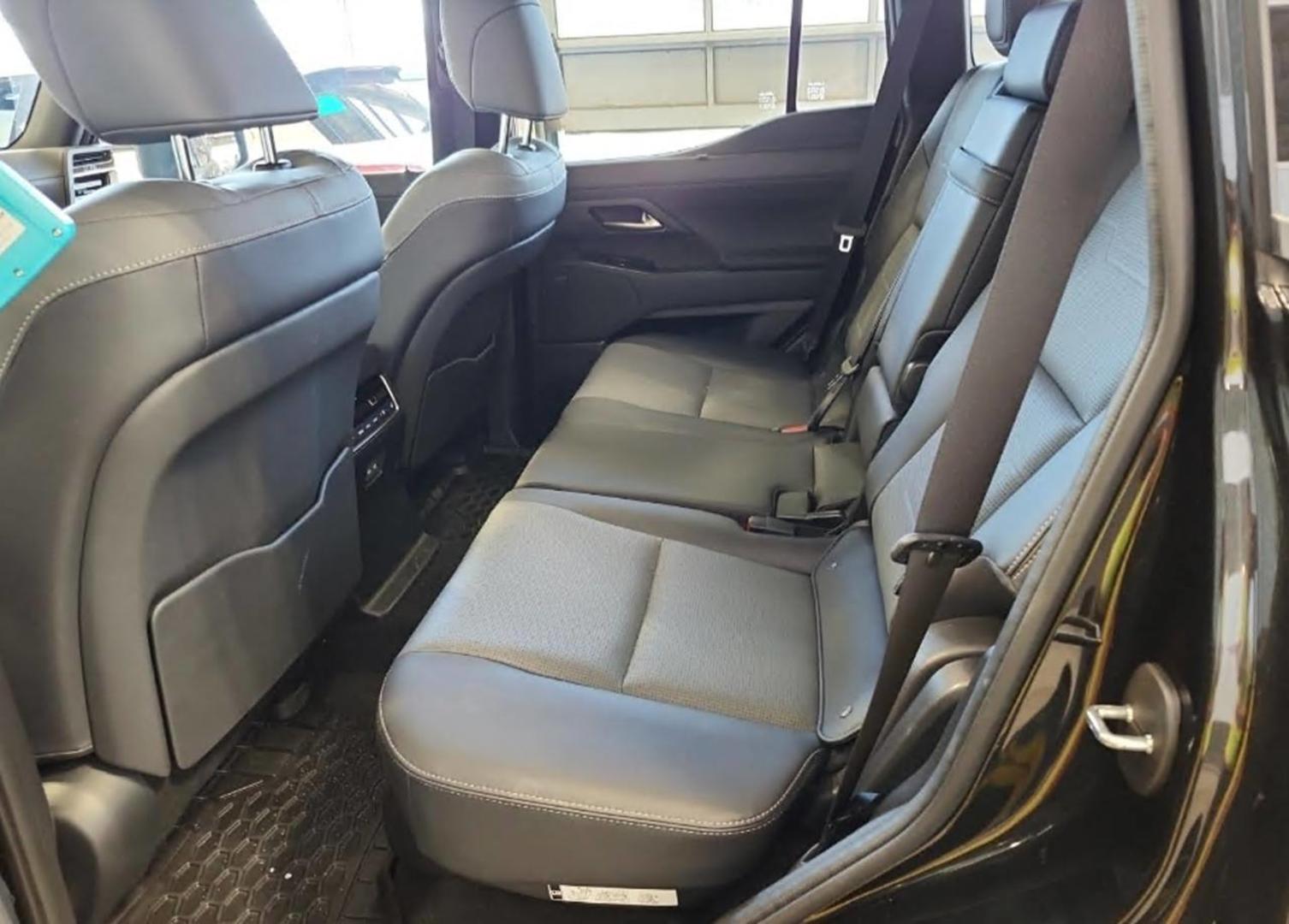 Lexus GX 550 2025 — photo 2