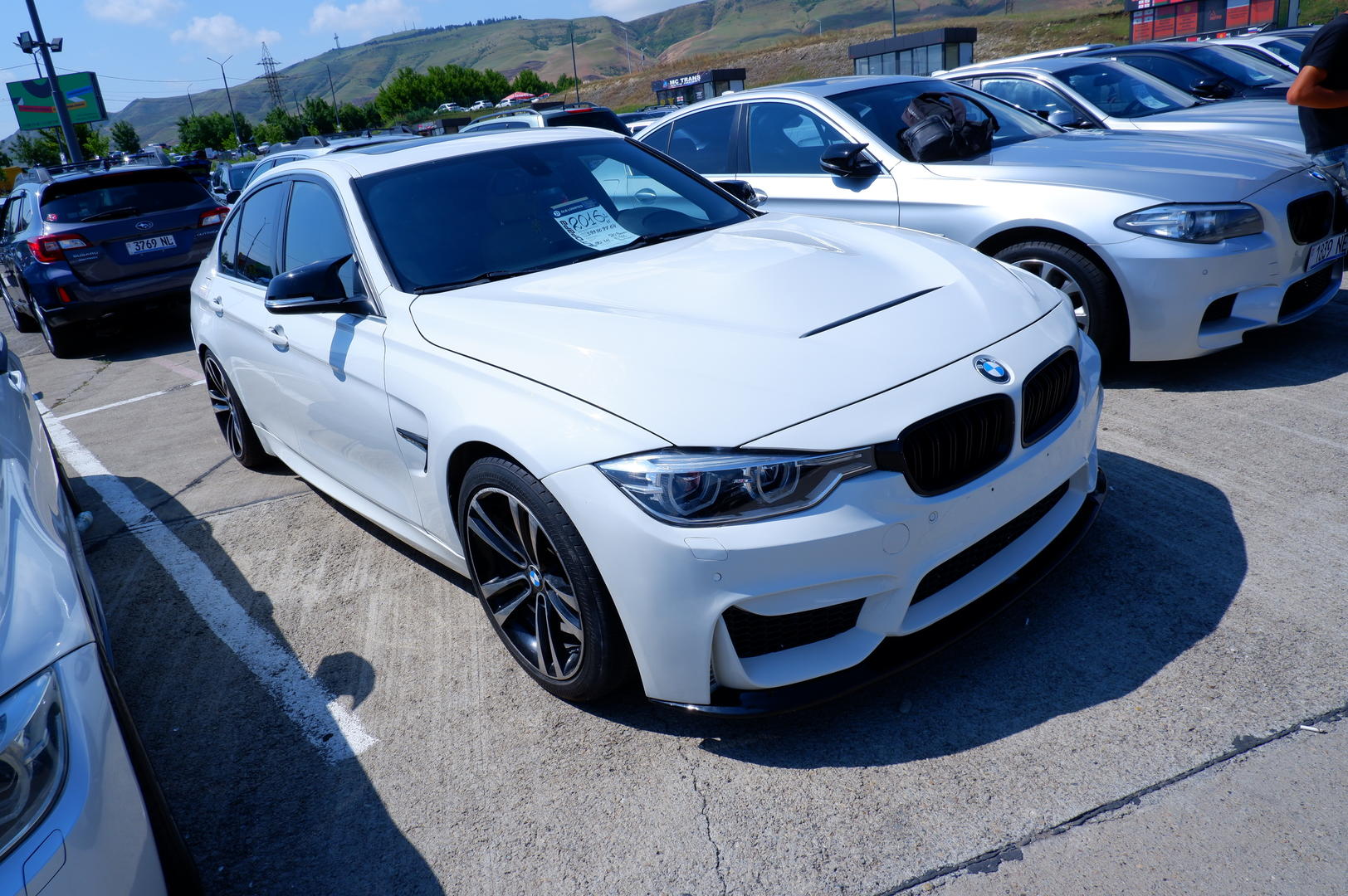 BMW 330 2016 — photo 2