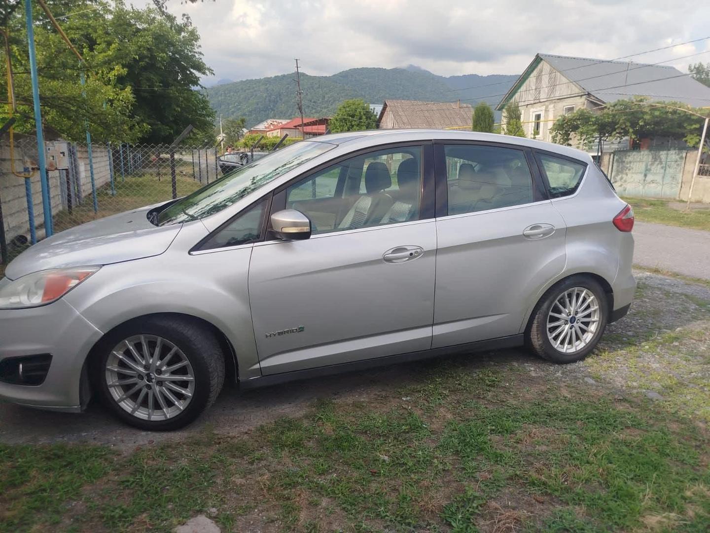 Ford C-Max 2014 — photo 2