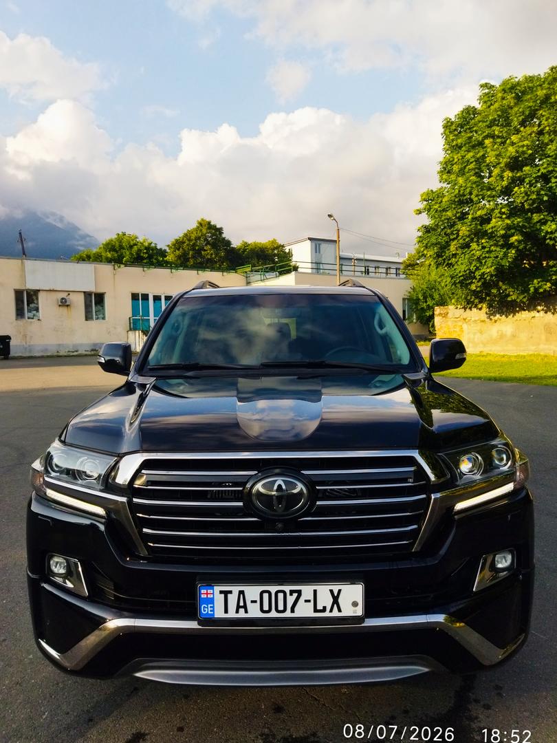 Toyota Land Cruiser 200