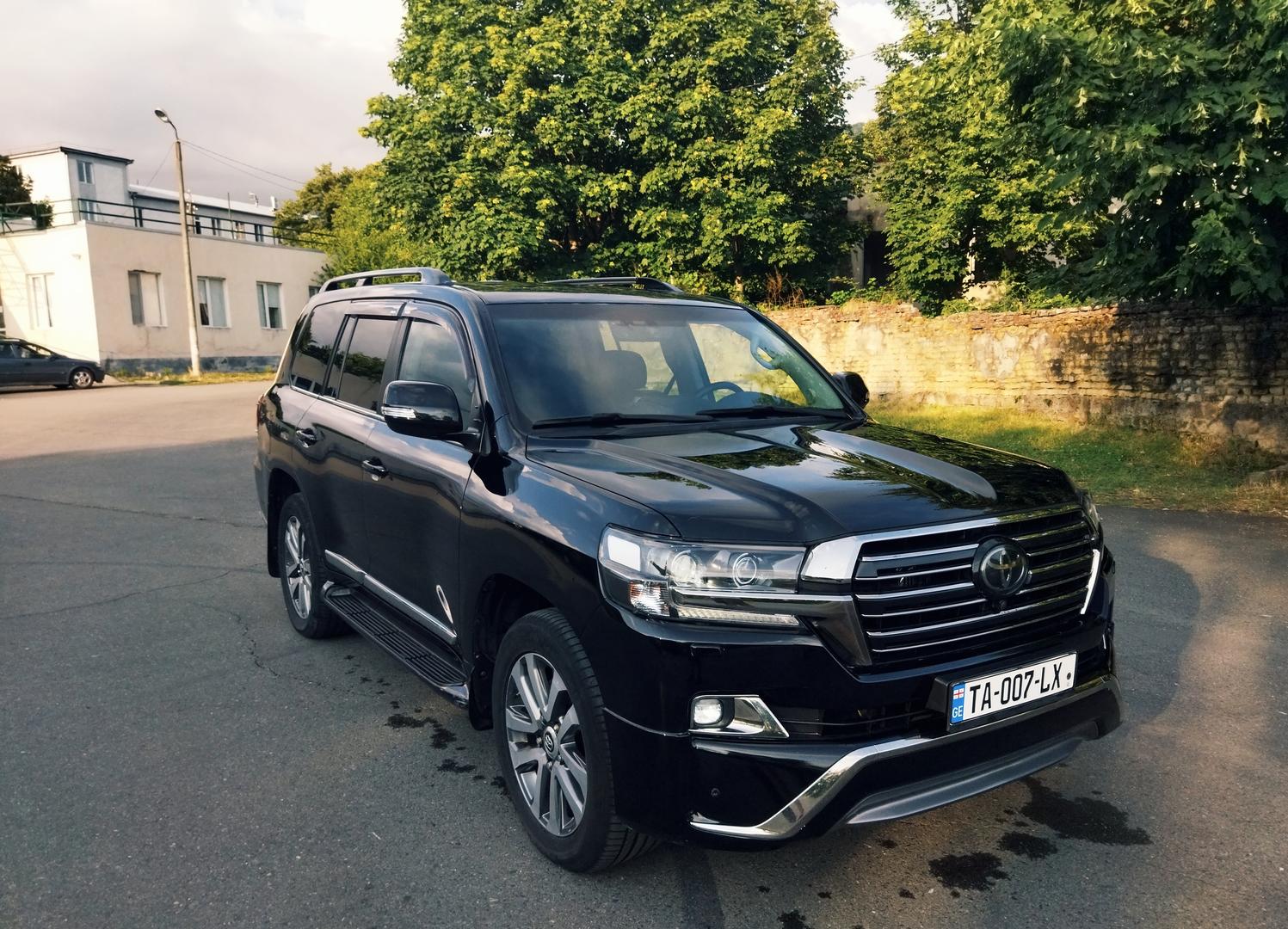 Toyota Land Cruiser 200 2017 — photo 2