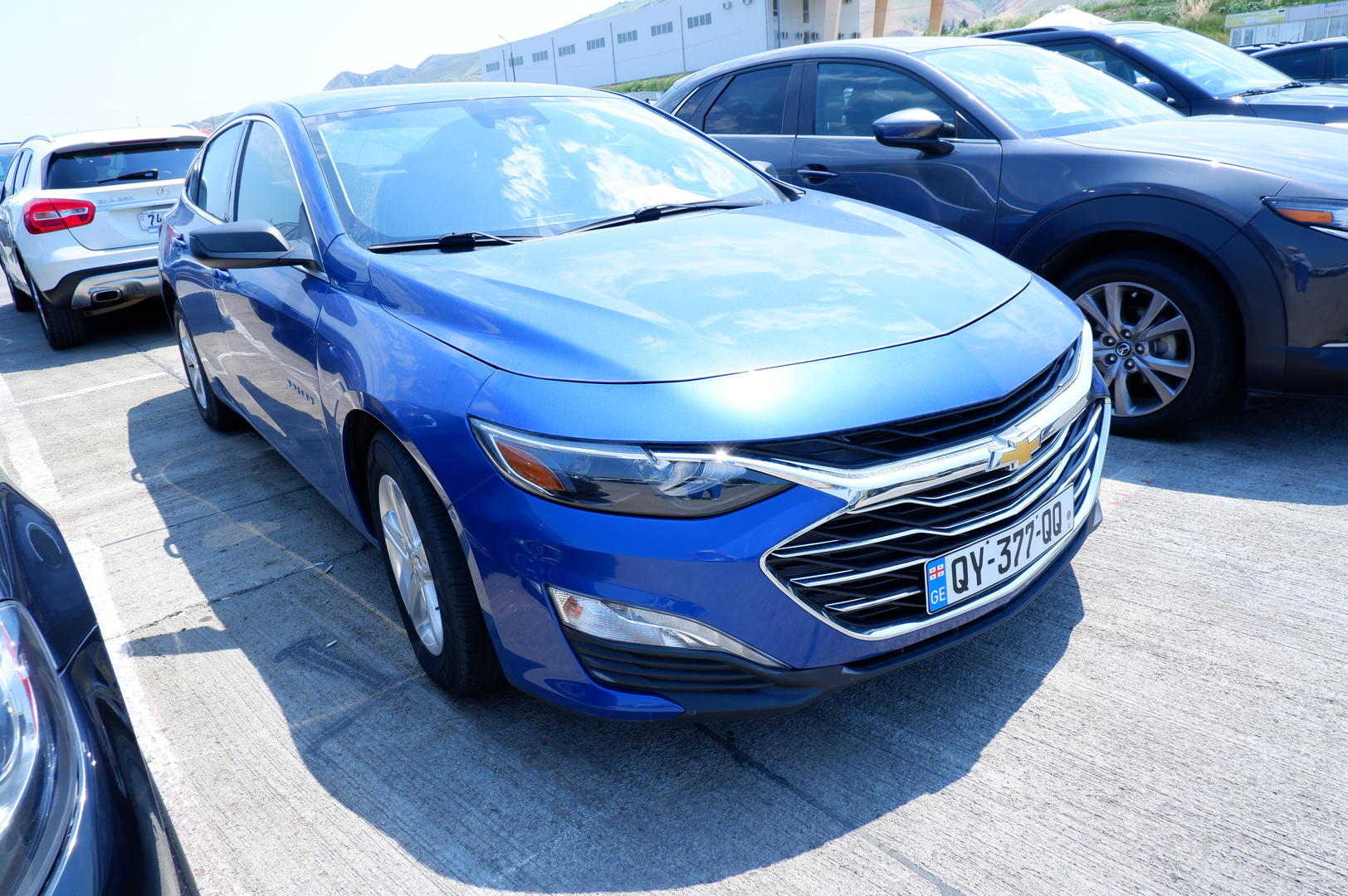 Chevrolet Malibu 2023 — photo 2