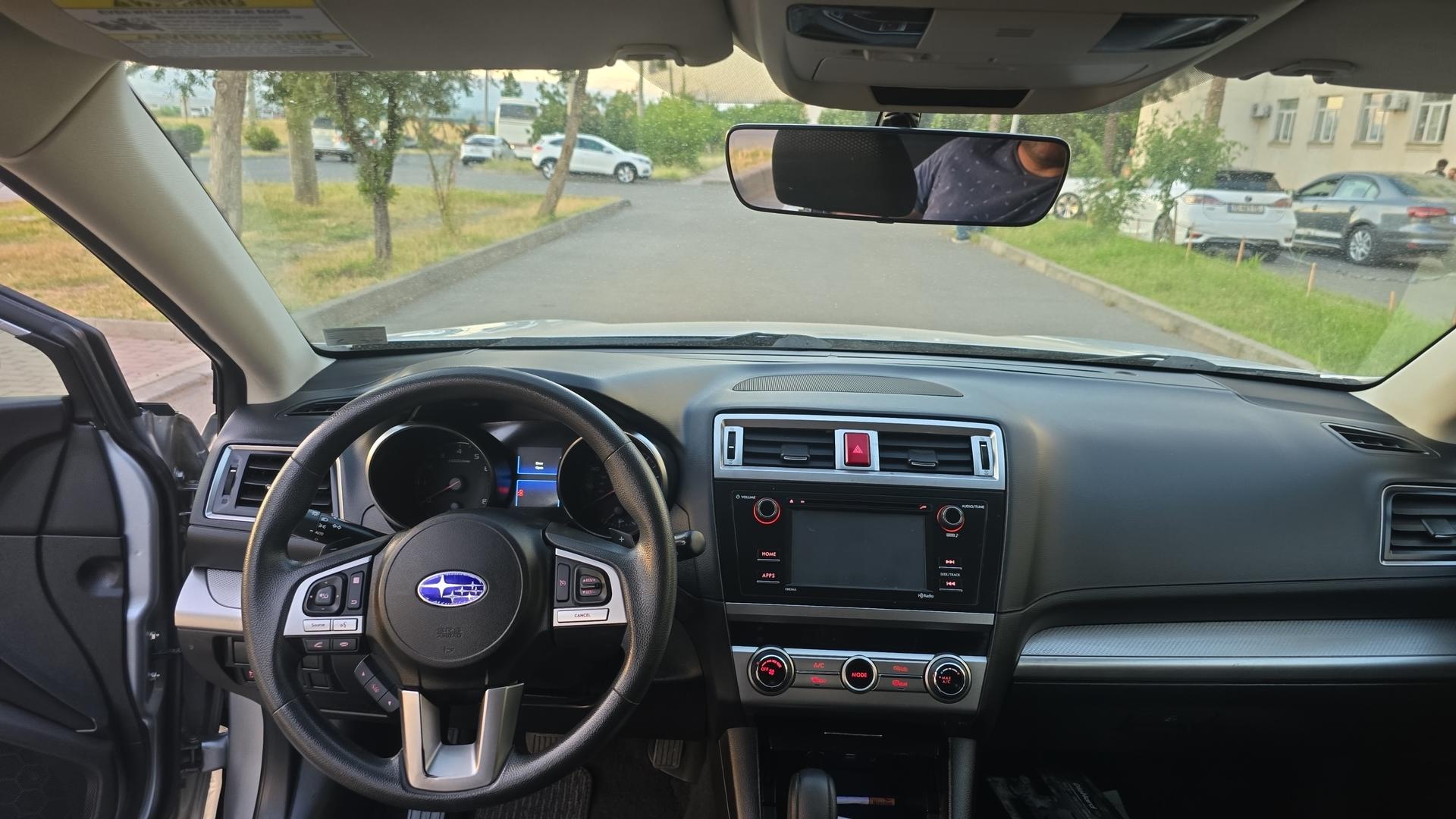 Subaru Outback 2017 — photo 2